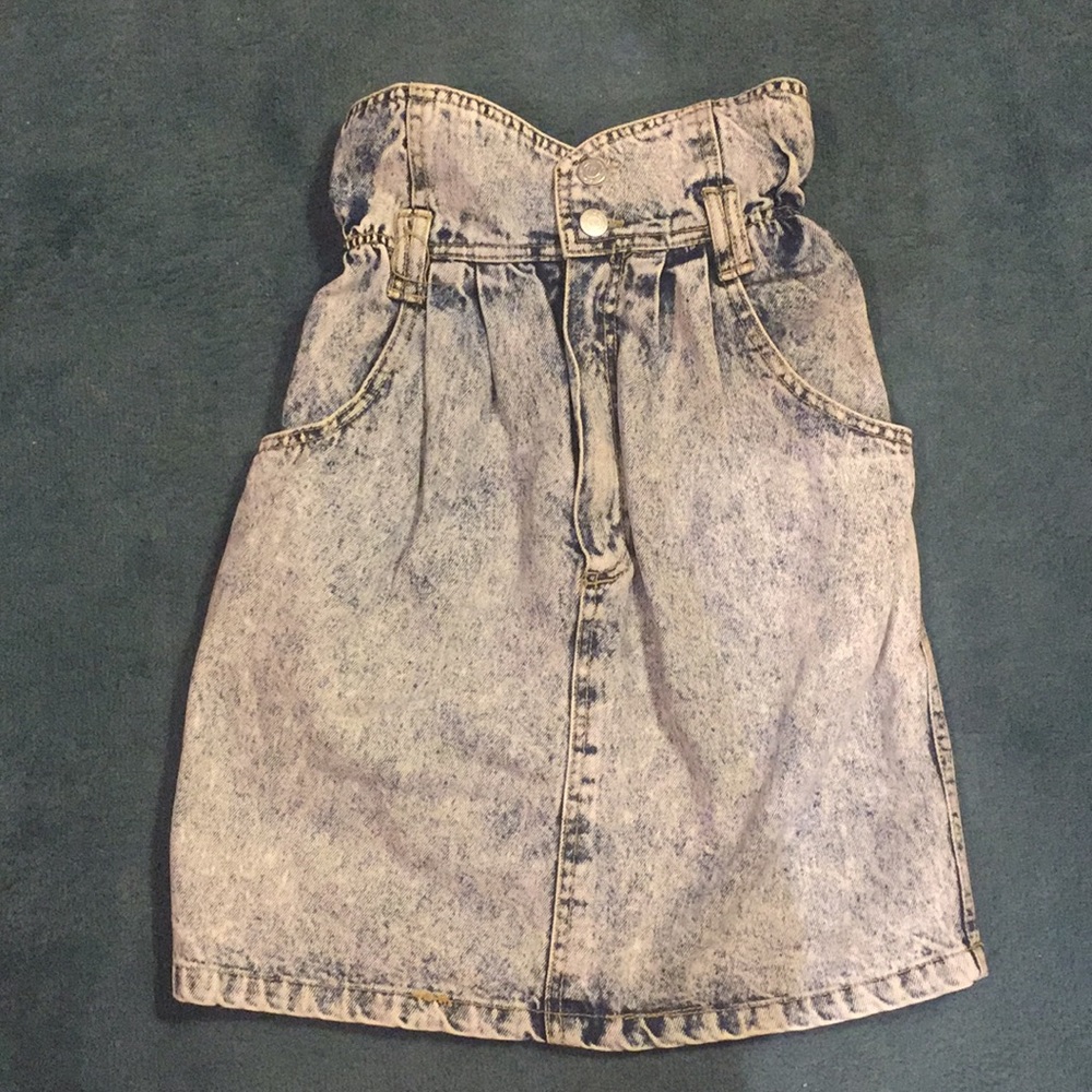Vintage 80s style high waisted skirt